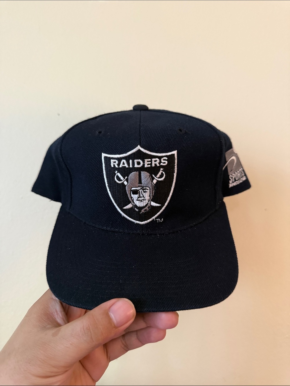 Raiders Black Snapback Hat - Classic Team Logo